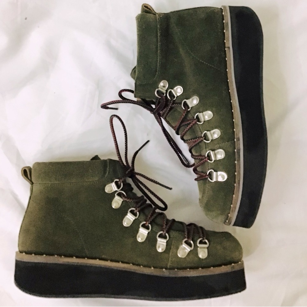 Durango Suede Platform Hiker Boots